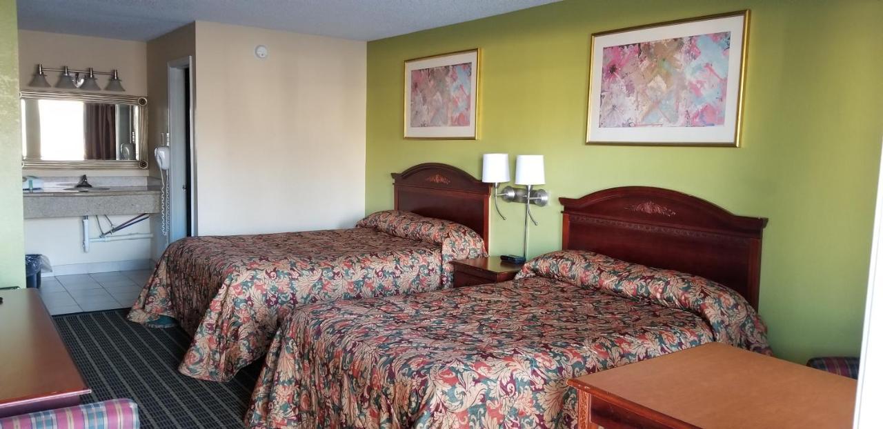 Newport News Inn Extérieur photo